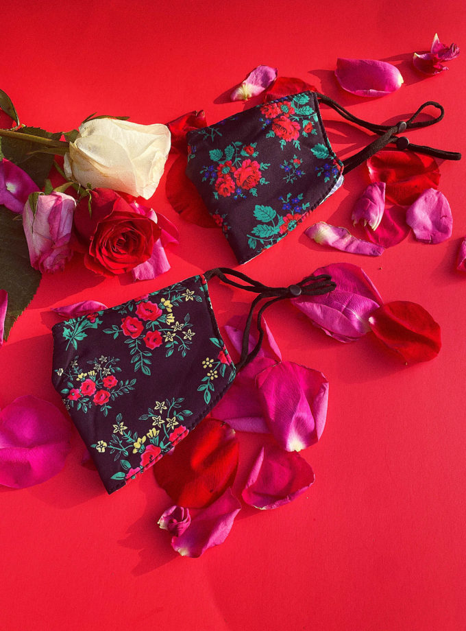 Black Gul Shin (Blue Flower)