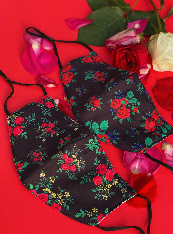 Black Gul Shin (Blue Flower)