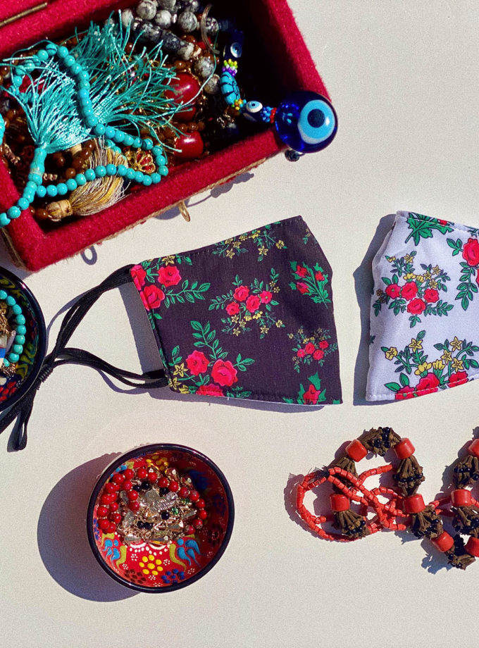 Black Gul Zerd (Yellow Flower)