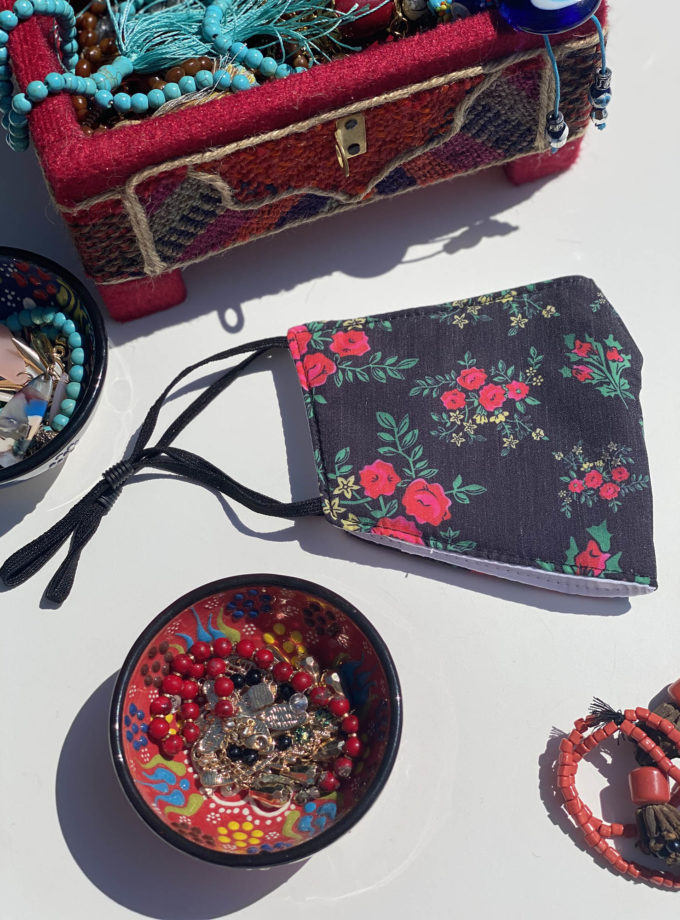 Black Gul Zerd (Yellow Flower)