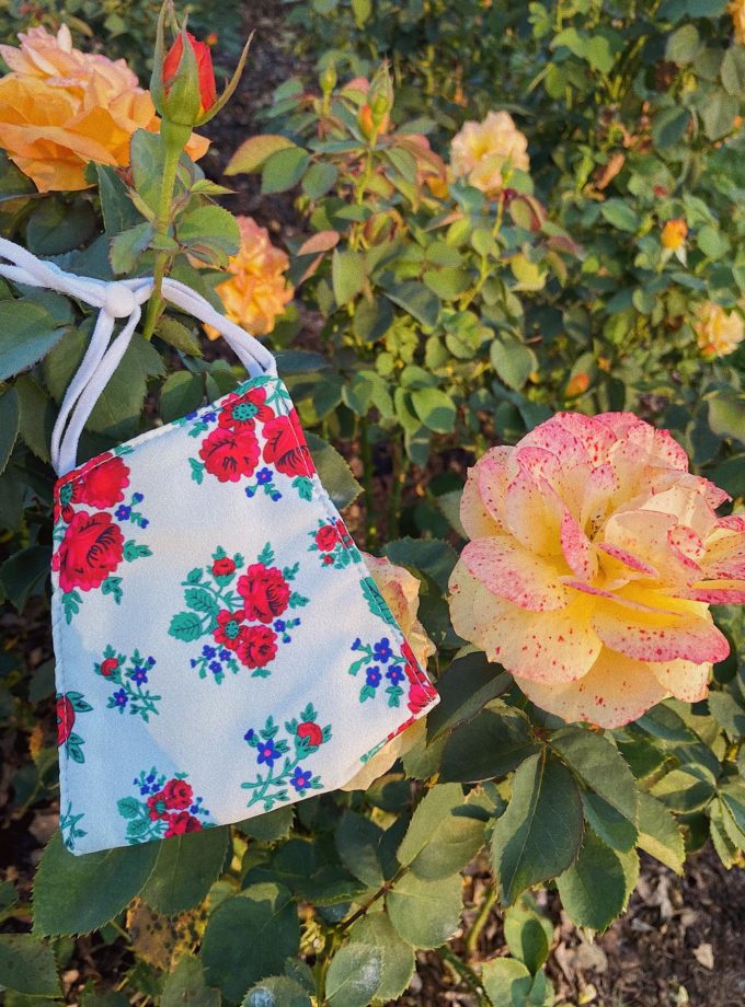 Off-White Gul Shin (Blue Flower)